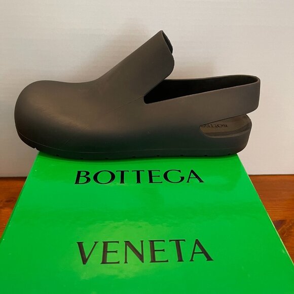 Bottega Veneta 661269 Womens Matt Rubber Black Sandals - Picture 3 of 11